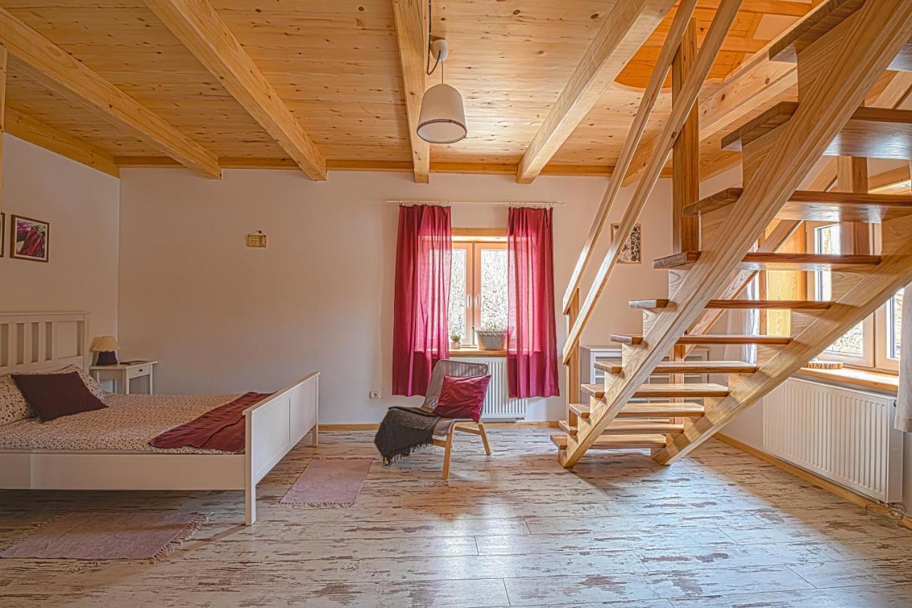 Siedlisko Zakucie Bed & Breakfast Jasliska Exterior photo