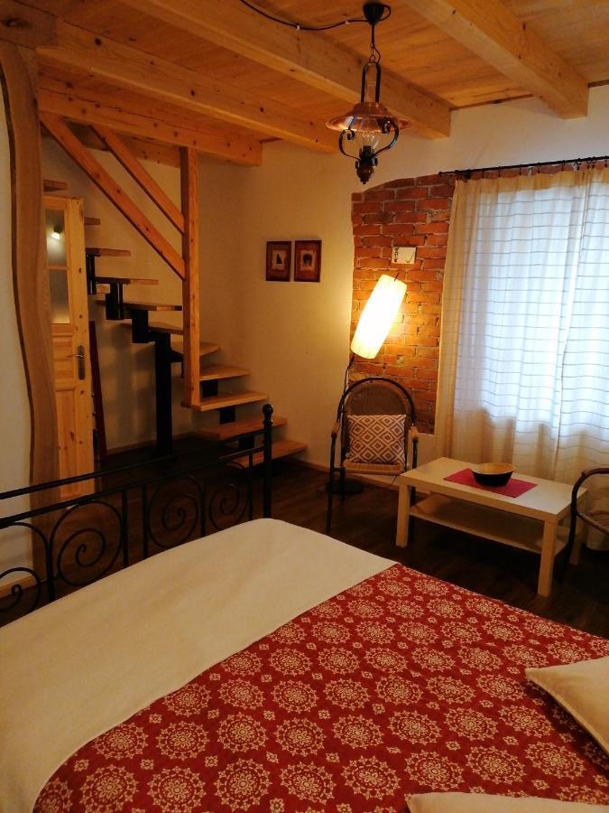 Siedlisko Zakucie Bed & Breakfast Jasliska Exterior photo